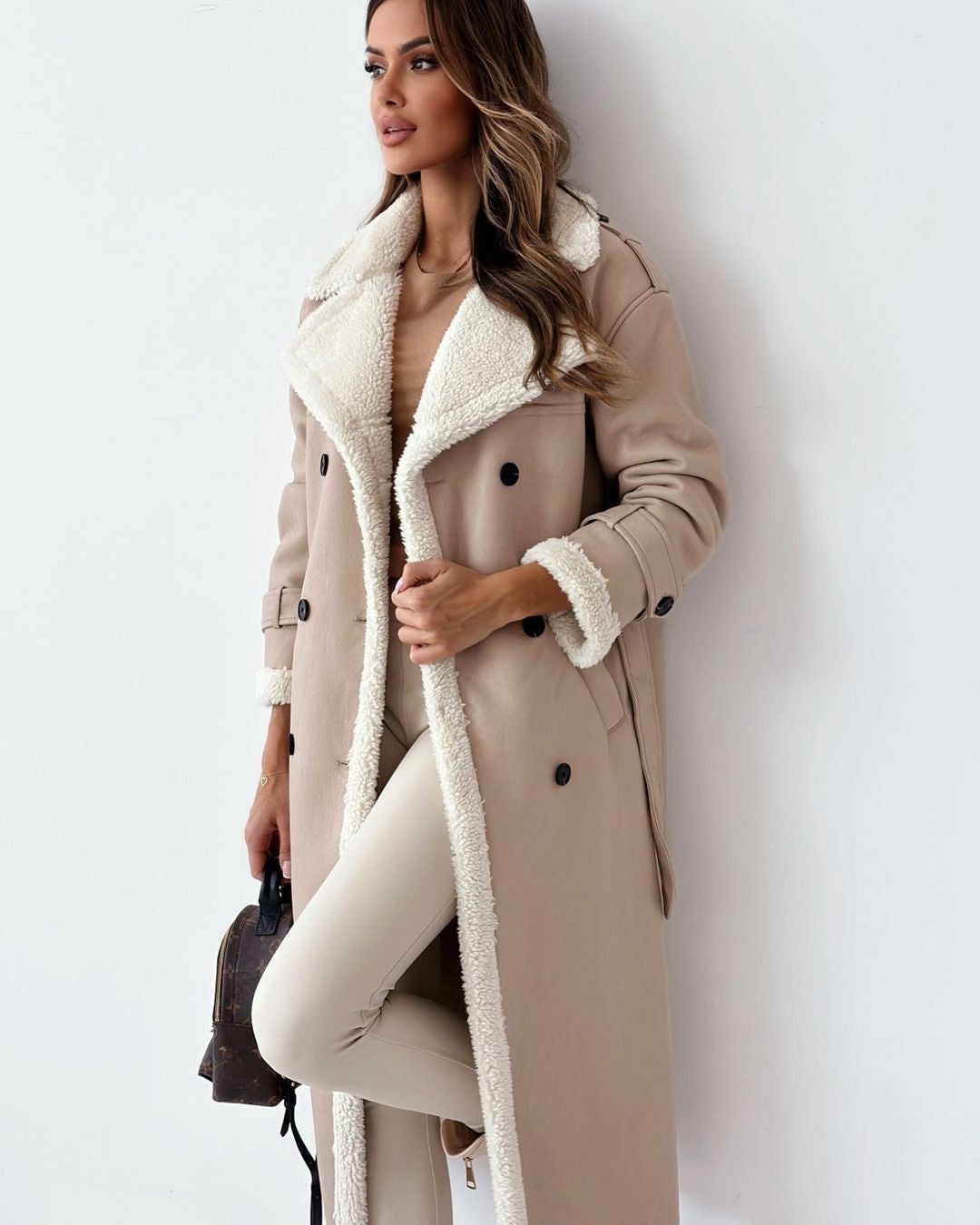 Petronella | Lange Trenchcoat met Teddy Voering