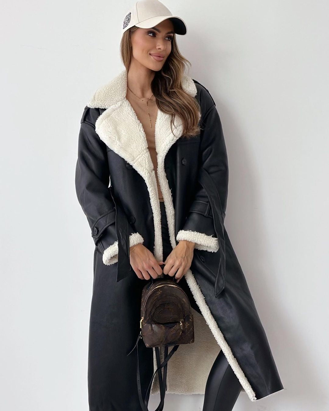 Petronella | Lange Trenchcoat met Teddy Voering