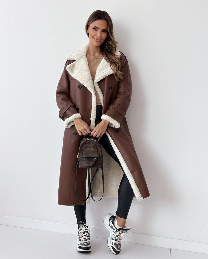 Petronella | Lange Trenchcoat met Teddy Voering