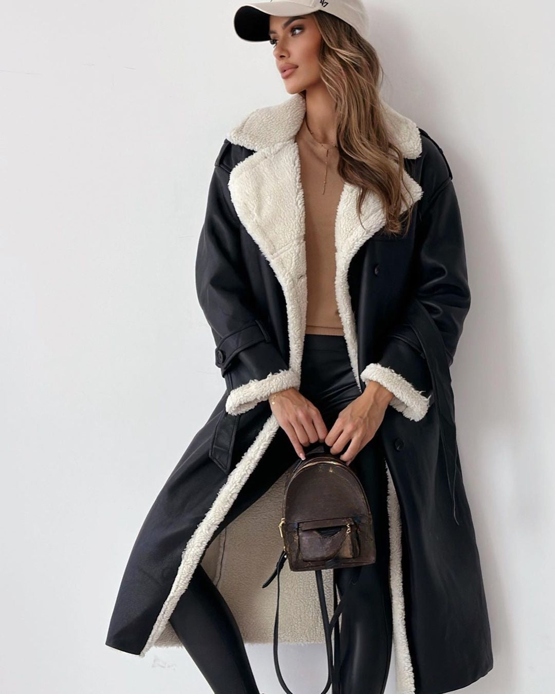 Petronella | Lange Trenchcoat met Teddy Voering