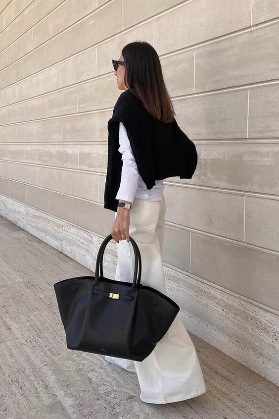 Ilse | Oversized Shopper met Gouden Sluiting