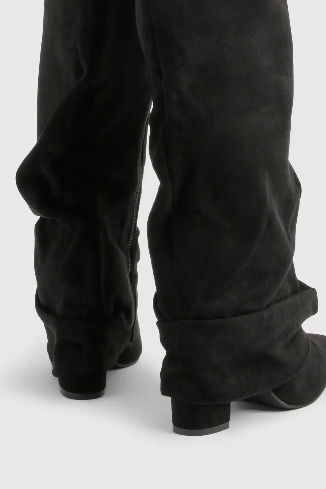 Fardau | Slouchy Laarzen met Spitse Neus
